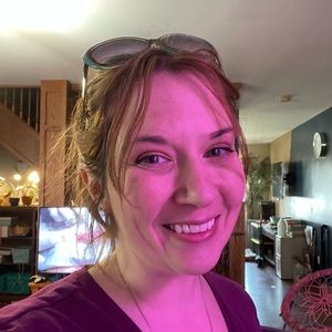 Meet your Posher, Alicia